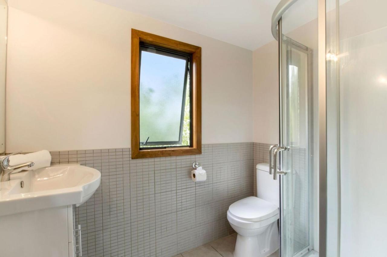 Karaka Sanctuary With Spa Pool By Waiheke Unlimited Oneroa Chambre photo