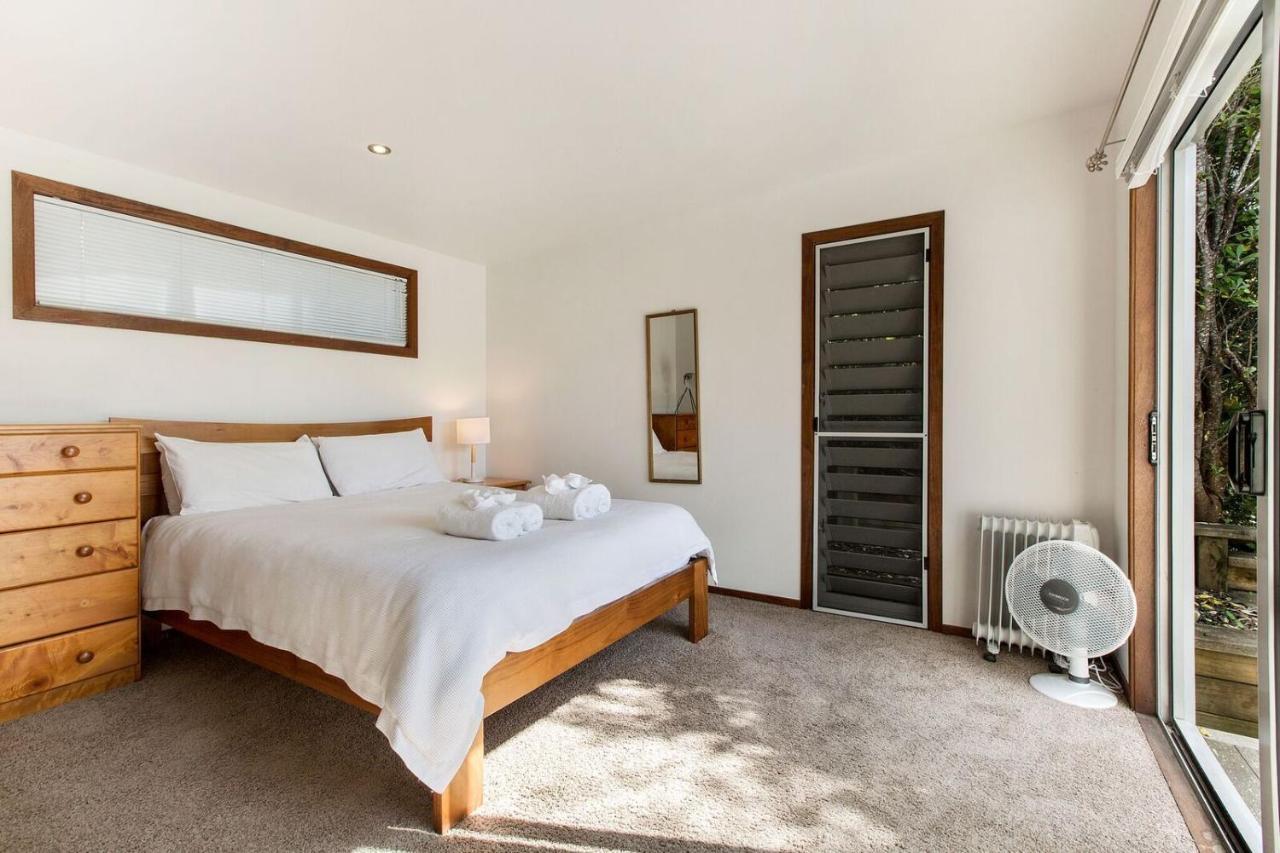 Karaka Sanctuary With Spa Pool By Waiheke Unlimited Oneroa Chambre photo