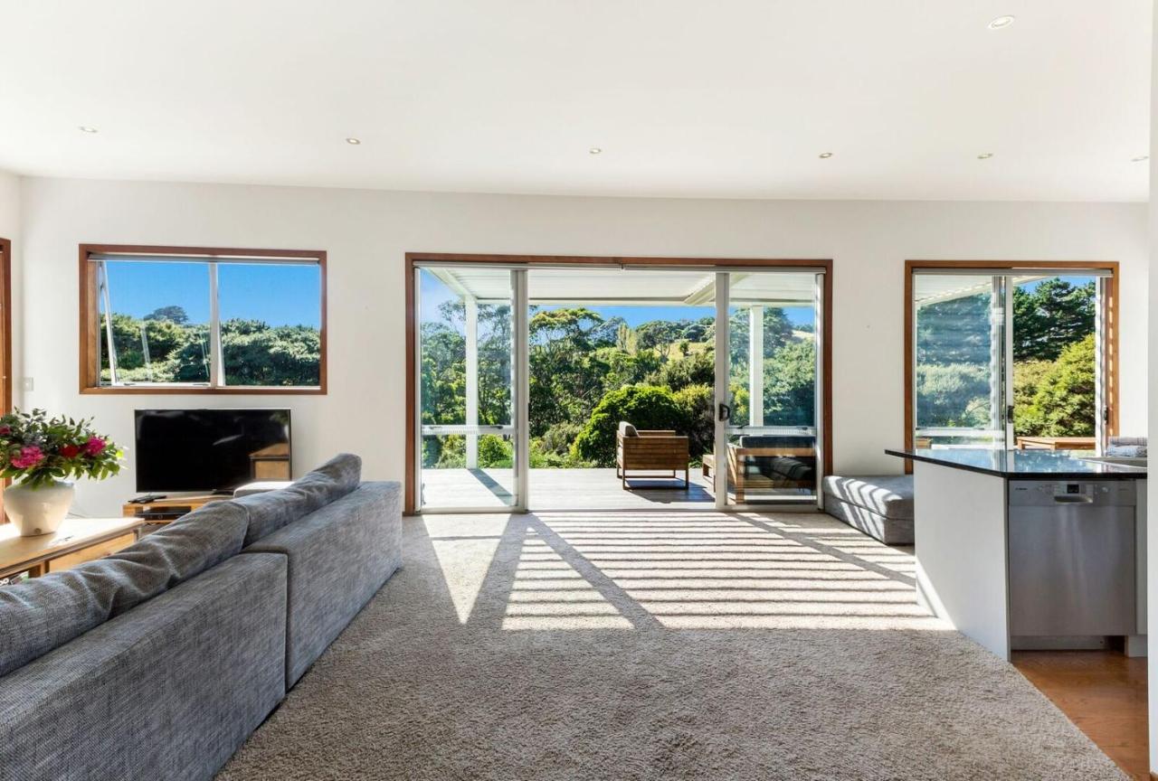 Karaka Sanctuary With Spa Pool By Waiheke Unlimited Oneroa Chambre photo